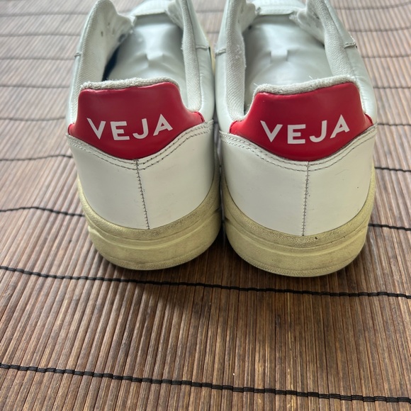 Veja - Picture 3 of 5